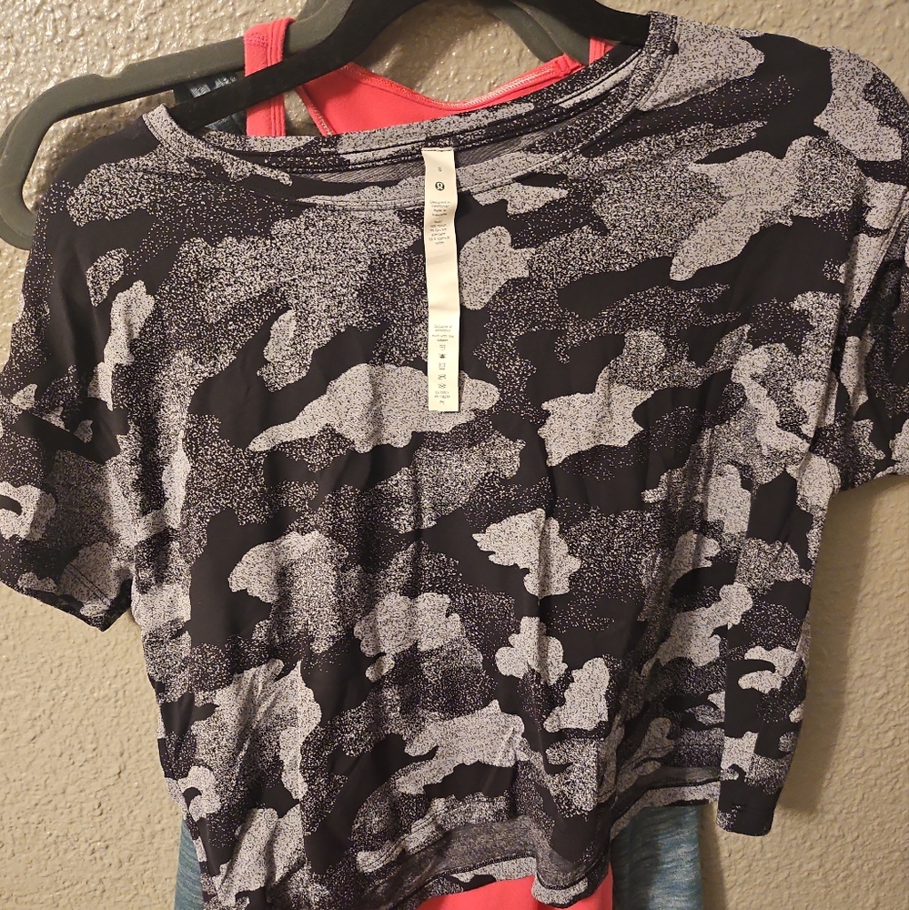 Lululemon size 8 crop